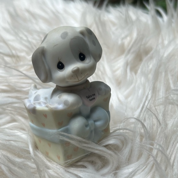 Precious Moments Porcelain Collector’s Antiques Gift box Puppy Dogs Figurine Set - Picture 3 of 8